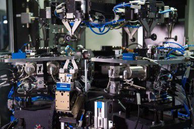  Dyson Zone y sus motores digitales en miniatura